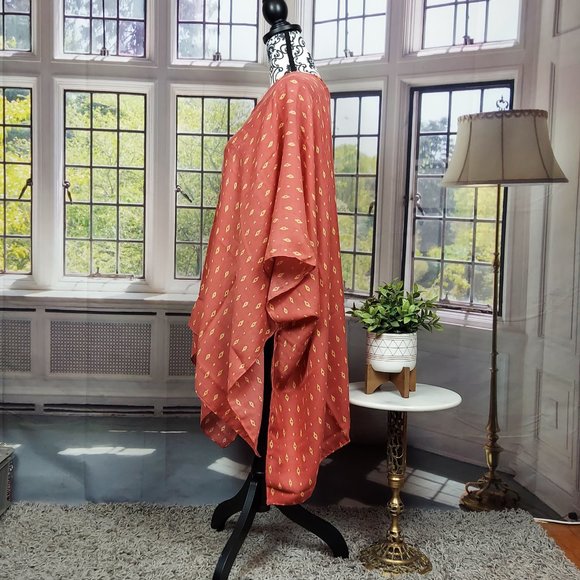 NWT SONOMA ZUMO GEO TACKED RUANA (CORAL & YELLOW / OS) - Picture 10 of 15